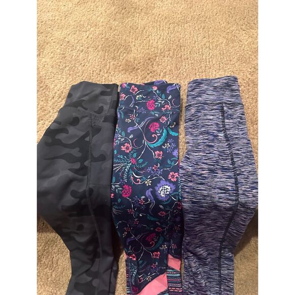 Bundle of Girl Athletic Leggings in Different Brands & Colors Size 6/7 (XS-S) - Picture 8 of 10